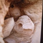 מנחת יסוד קיר נרות חרס עבאסים